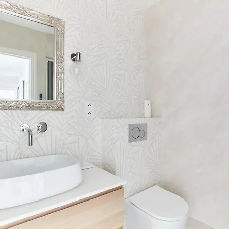 Madelaine - Opera Apartment *