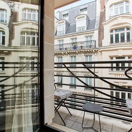 Madelaine - Opera Apartment